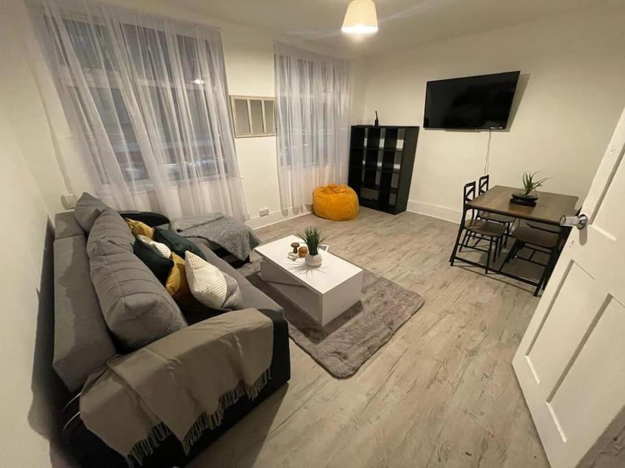 Comfy 2 Bedroom On Tower Bridge Λονδίνο Εξωτερικό φωτογραφία