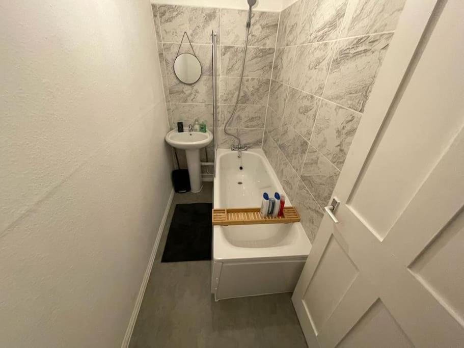 Comfy 2 Bedroom On Tower Bridge Λονδίνο Εξωτερικό φωτογραφία
